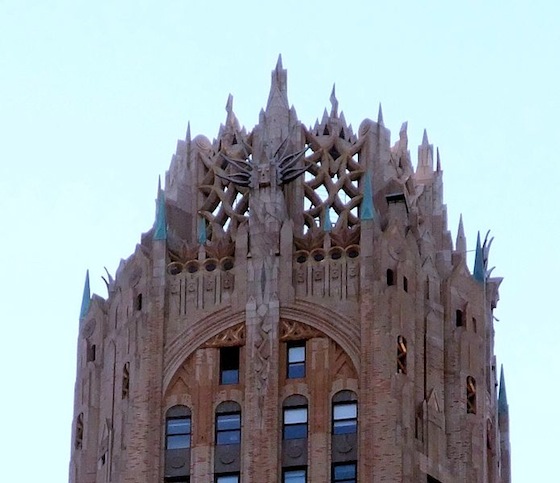 General Electric Building sur Wikipedia par MegaMatic