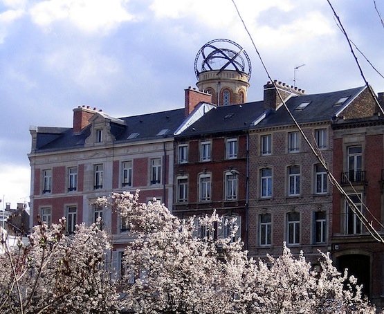 La tour de la maison de Jules Verne à Amiens par Markus3, Wikipedia