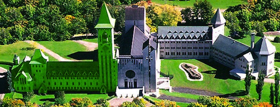 Abbaye Saint-Benoit-du-lac (photo autorisée par l'Abbaye)