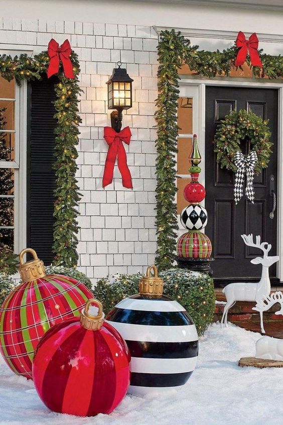 house exterior christmas decoration