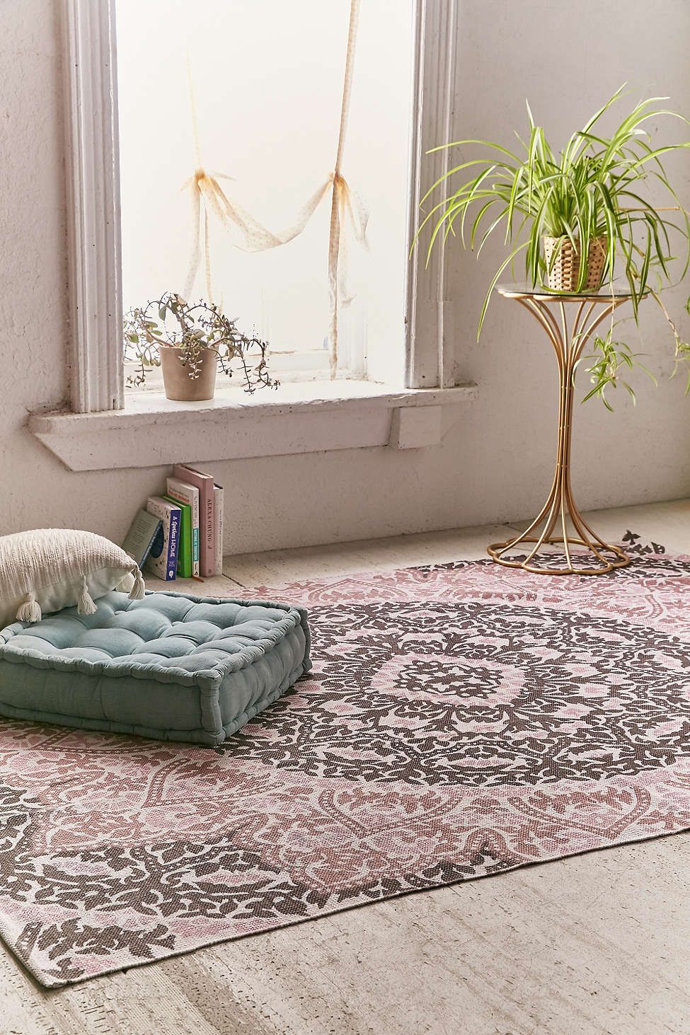 la méditation - méditer à la maison - plantes vertes